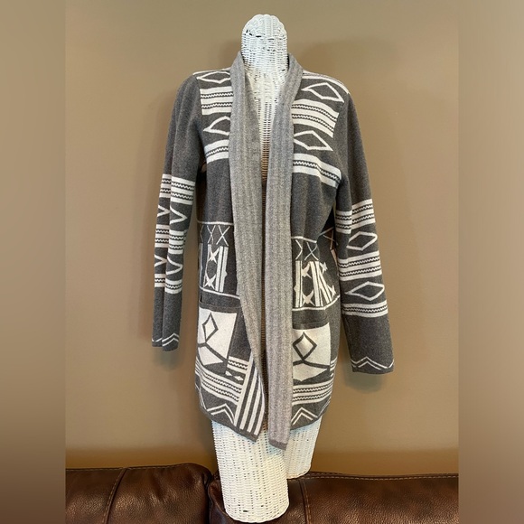 Rebecca Elliot Open Cardigan Grey and White Sweater - Picture 2 of 7